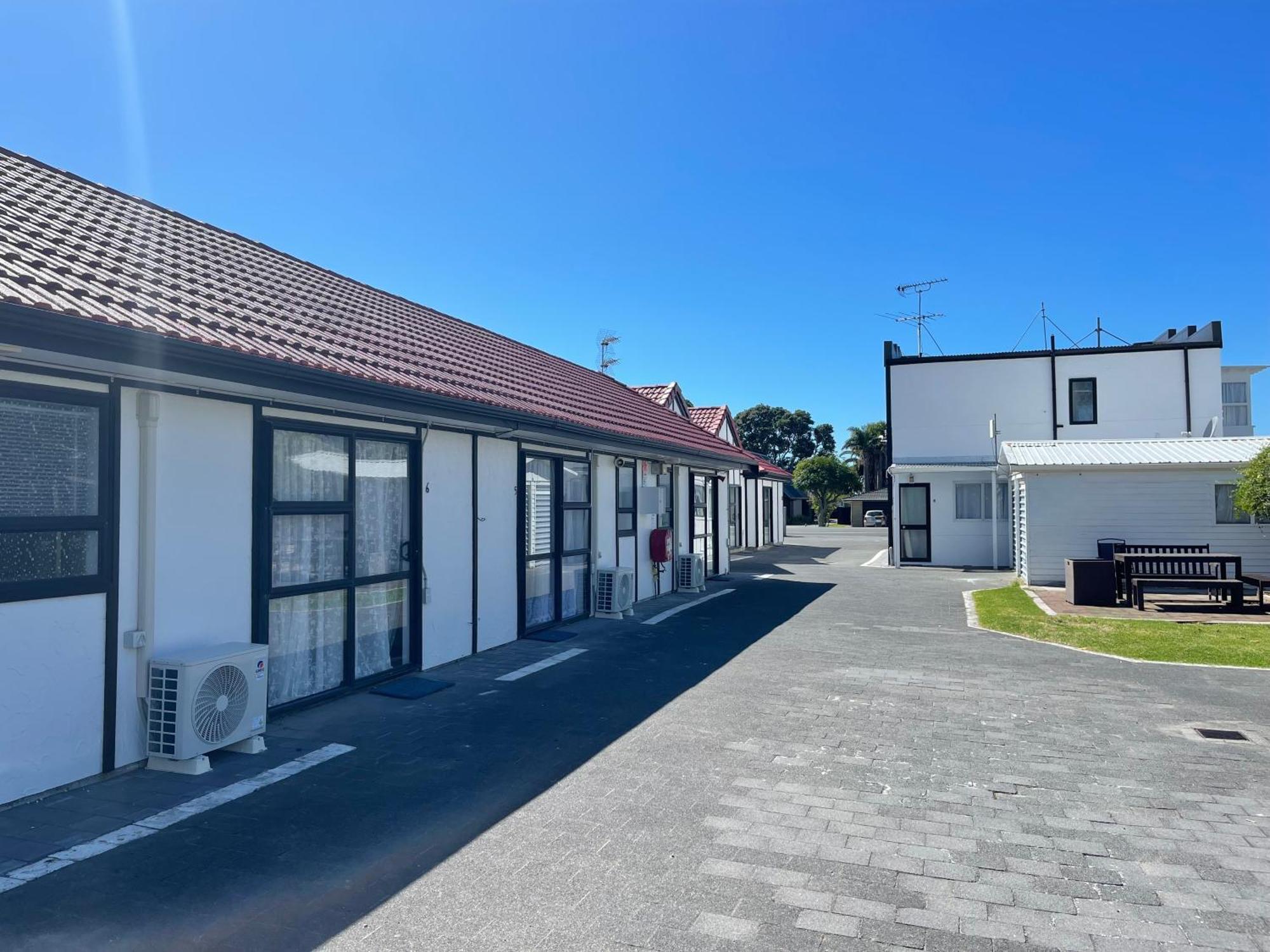 Summer Inn Motel Orewa Bagian luar foto